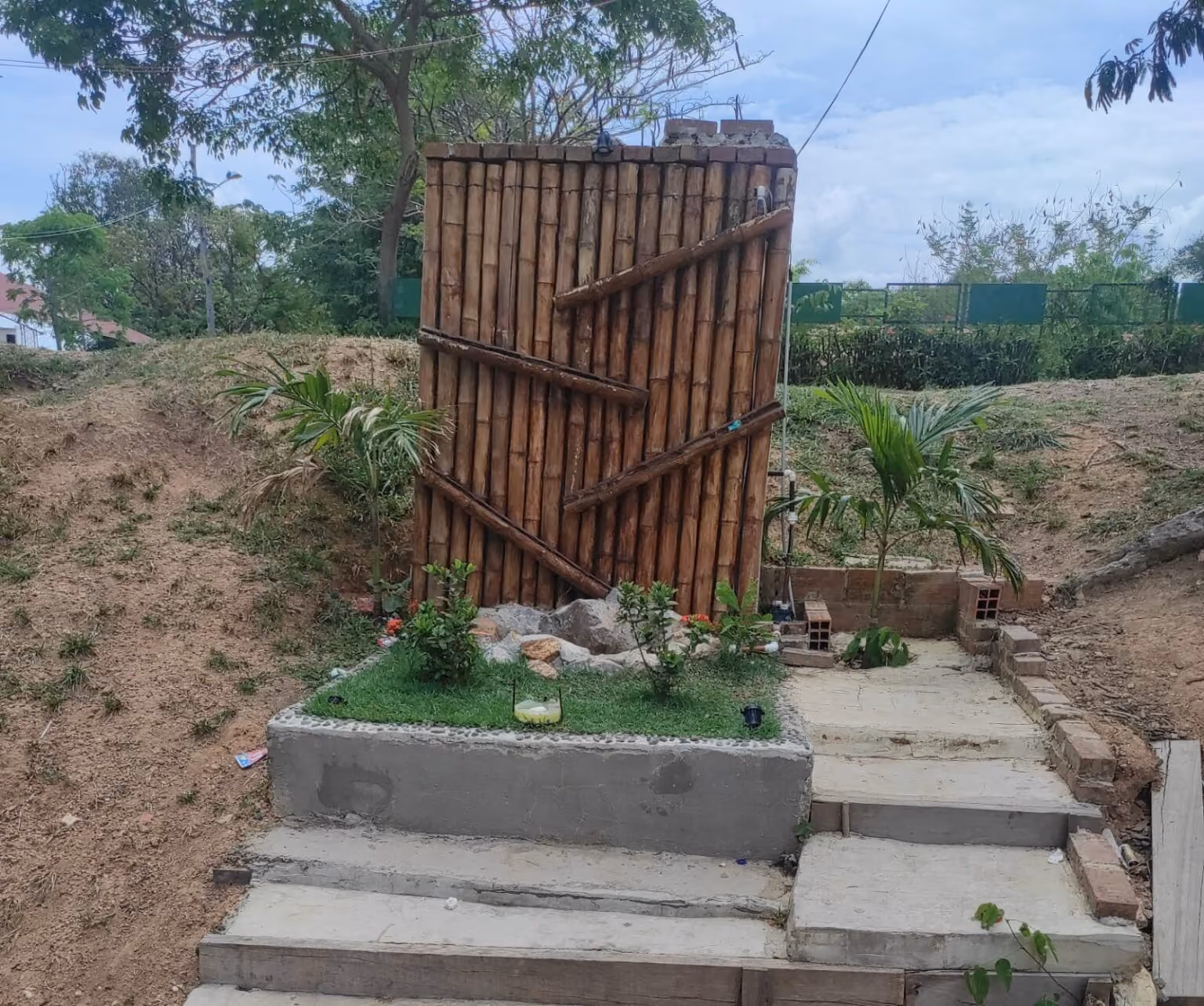 Proyecto: Construcción de Una Fuente de Agua Automatizada
